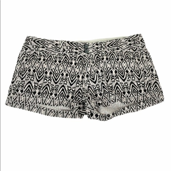 American Eagle Outfitters Pants - 🟠 American Eagle Aztec Stretch Shorts